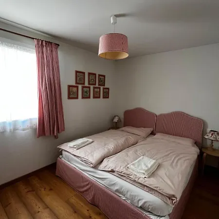 Apartamento Chesa Saura-la Punt By Interhome